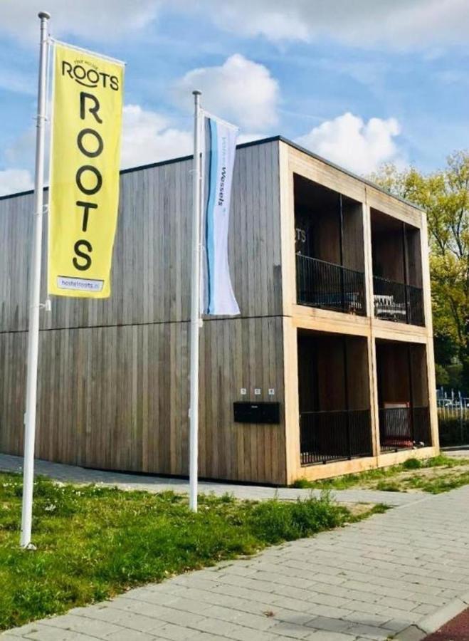 Roots Tiny House Tilburg Exterior foto